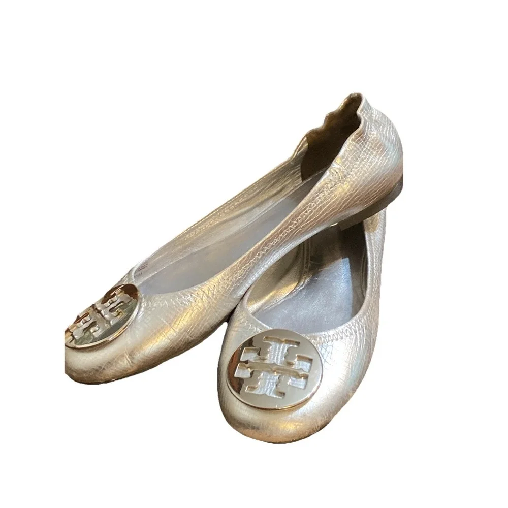 Tory Burch Claire Ballet Flat Silver leather with Silver logo medallion size 8.5